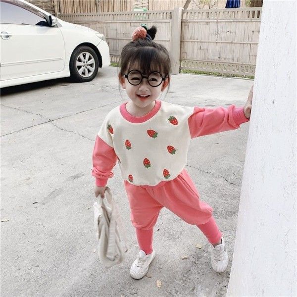 Caviar children's girl 1-5 years old 2020 spring embroidery strawberry suit kindergarten set
