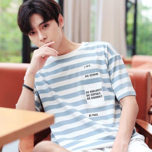 Spring and summer 2020 men's short sleeve T-shirt youth stripe T-shirt loose trend men's clothing factory direct sales
