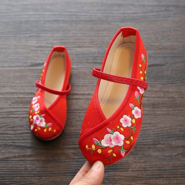 Handmade girls' embroidered shoes in Hanfu children's old Beijing cloth shoes national style students perform shoes dance shoes
