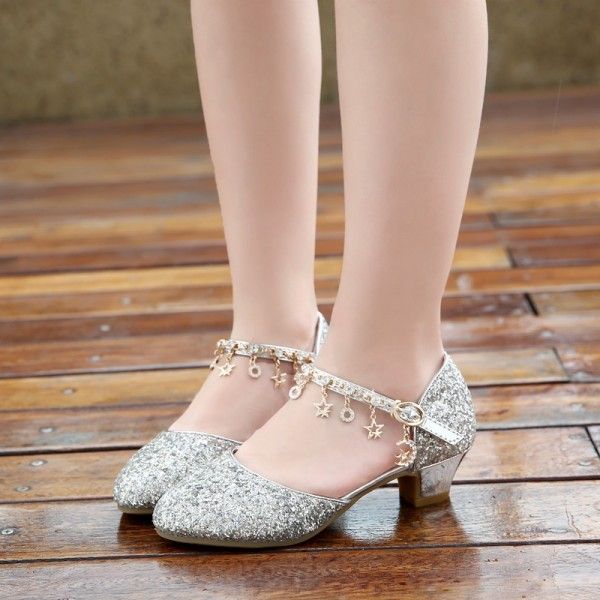 Wholesale 2019 new girls' leather shoes, students' Baotou crystal sandals, Korean version, high-heeled children's princess shoes
