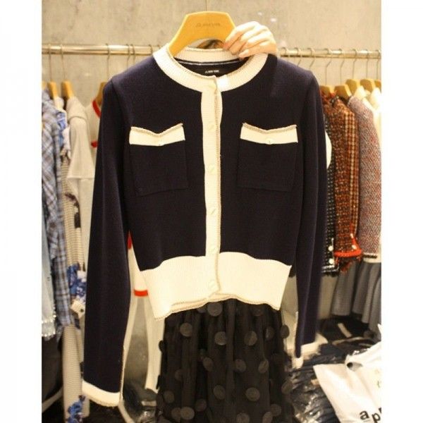 South Korea 2020 spring and Autumn New Women's clothing Korean version of the all-in-one netred design sense small fragrance contrast color knitted cardigan coat
