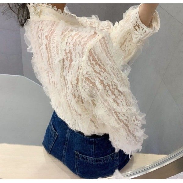 Cross border source of goods: East Gate, South Korea new women's sweet age reducing Lace Crochet splicing shirt in autumn and winter 2019
