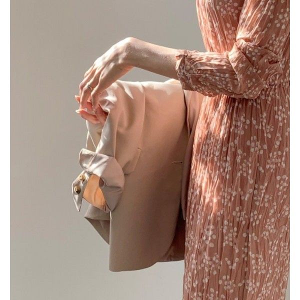 Spot cross-border supply 2020 East Gate early spring chic pleated Floral Chiffon V-neck dress
