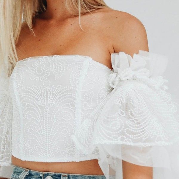 Foreign trade women's dress wrapped chest lace blouse women's fashion in Europe and America sexy self-cultivation off shoulder open navel off back bra top cross border
