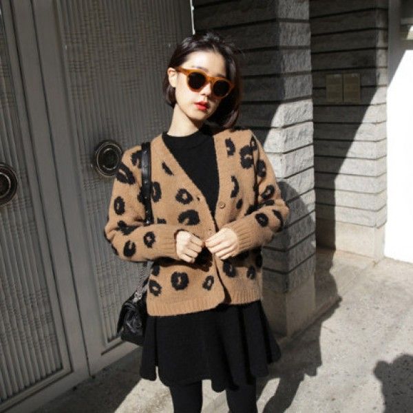 South Korea east gate spring and autumn 2020 women's Korean version of versatile V-neck net red leopard knitted cardigan sweater coat
