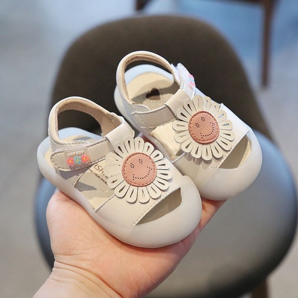 Baby walking shoes non slip soft sole 1-3 year old girl princess shoes children's Baotou sandals summer children's shoes