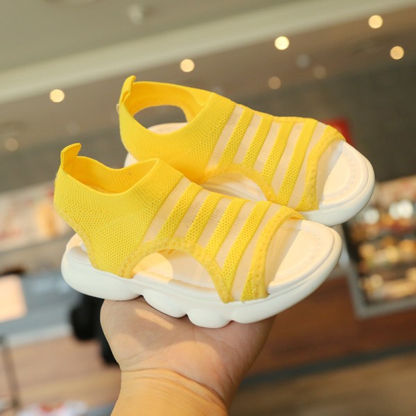 Girls' flying Sandals New Korean children's princess shoes in summer