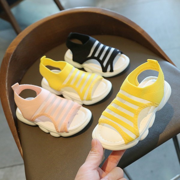 Girls' flying Sandals New Korean children's princess shoes in summer