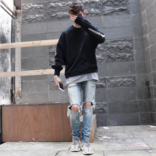 Justin Bieber same men's clothing Europe and the United States high street men's hole beggars slim feet jeans men's wholesale