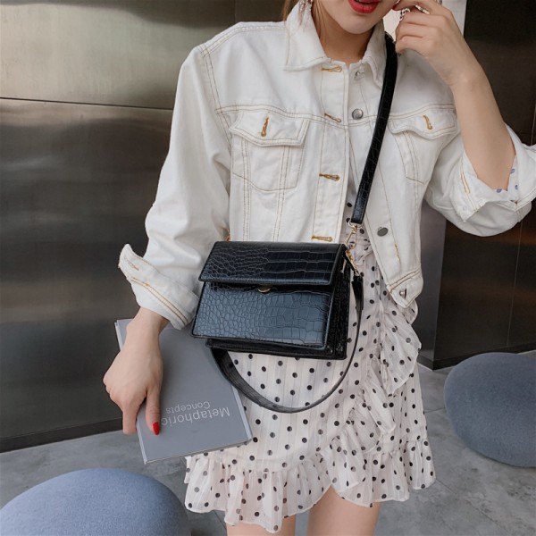 Cross border women's bag 2020 new European and American stone pattern women's small square bag handbag Pu one shoulder slanting women's bag