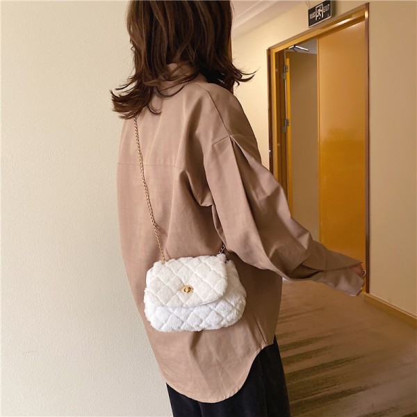 2021 new Korean Plush bag women's custom messenger bag Lingge chain fashion shoulder bag