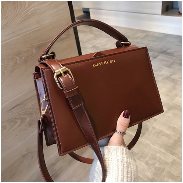 2020 spring new women's bag new bag femininity pure color fashion Korean fashion women's student messenger bag