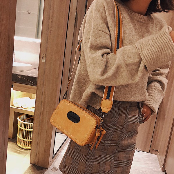 Personality, fashion, simplicity, little Fang Bao Sen is a European and American retro women's bag 2021, a new one shoulder slung women's bag