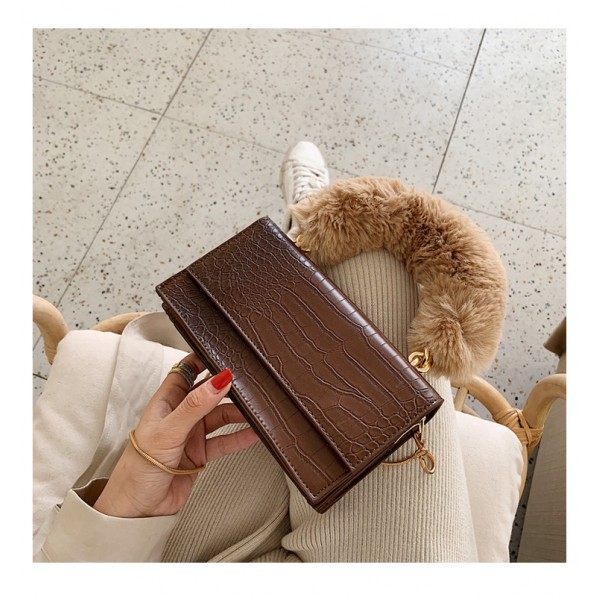 2020 creative Korean fashion women's Bag Plush Hand bag women's crocodile Plush cross bag