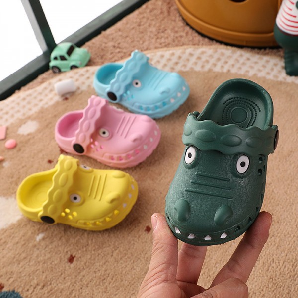 Children's slippers baby hole shoes new anti slip soft sole EVA male and female children wear Baotou indoor cool slippers 