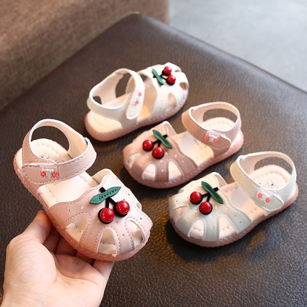 A pair of girls' Baotou sandals, new summer girls' princess shoes, little girls' walking shoes, lovely baby shoes 