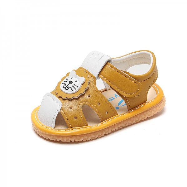 A pair of baby Baotou sandals 2021 spring and summer girls' 0-2-year-old baby girls' walking shoes 