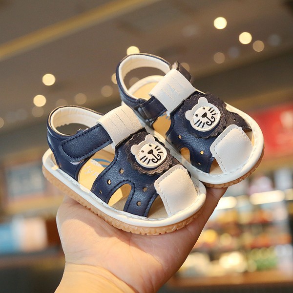 A pair of baby Baotou sandals 2021 spring and summer girls' 0-2-year-old baby girls' walking shoes 