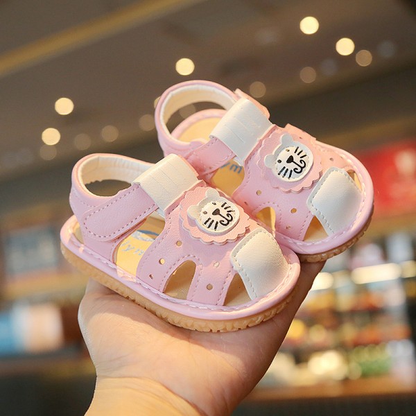 A pair of baby Baotou sandals 2021 spring and summer girls' 0-2-year-old baby girls' walking shoes 